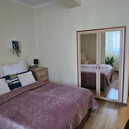 Anna Gyoengye Apartman Debrecen Ngoại thất bức ảnh