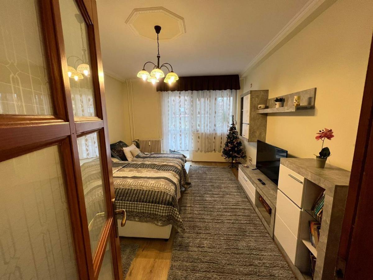 Anna Gyoengye Apartman Debrecen Ngoại thất bức ảnh