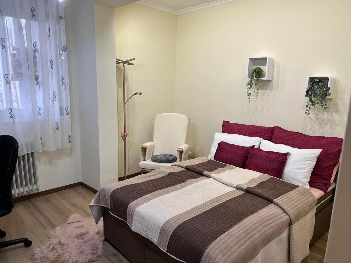 Anna Gyoengye Apartman Debrecen Ngoại thất bức ảnh