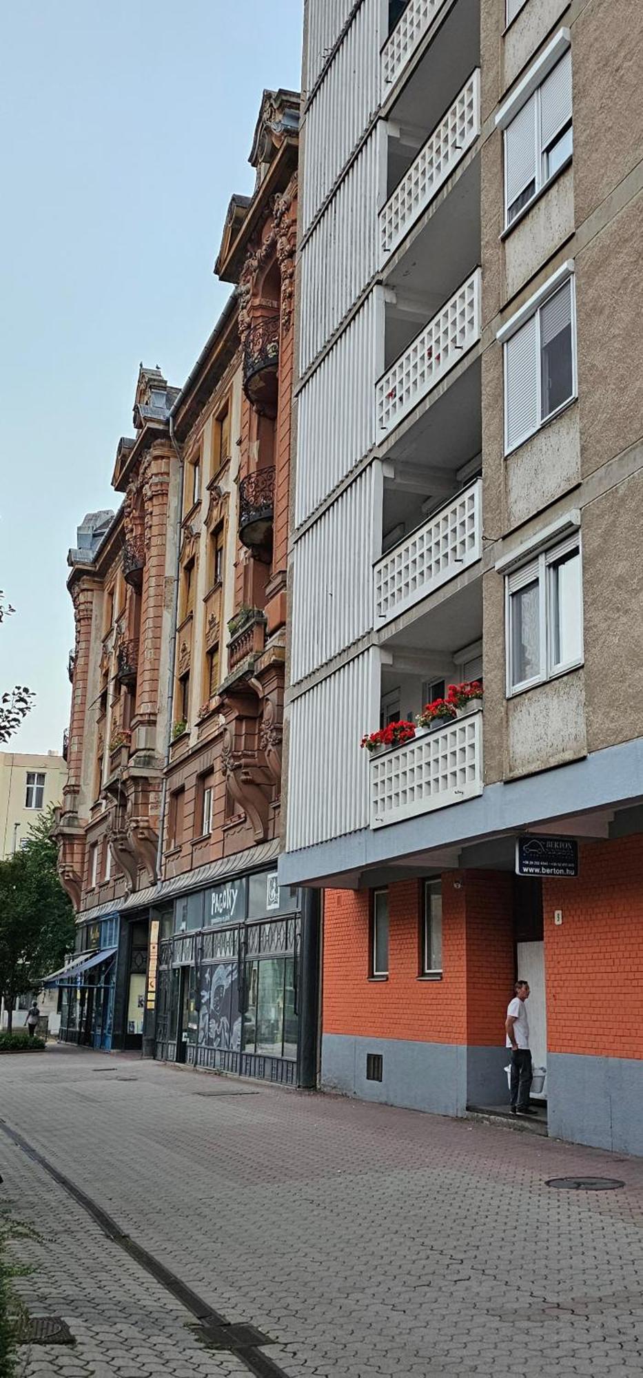 Anna Gyoengye Apartman Debrecen Ngoại thất bức ảnh