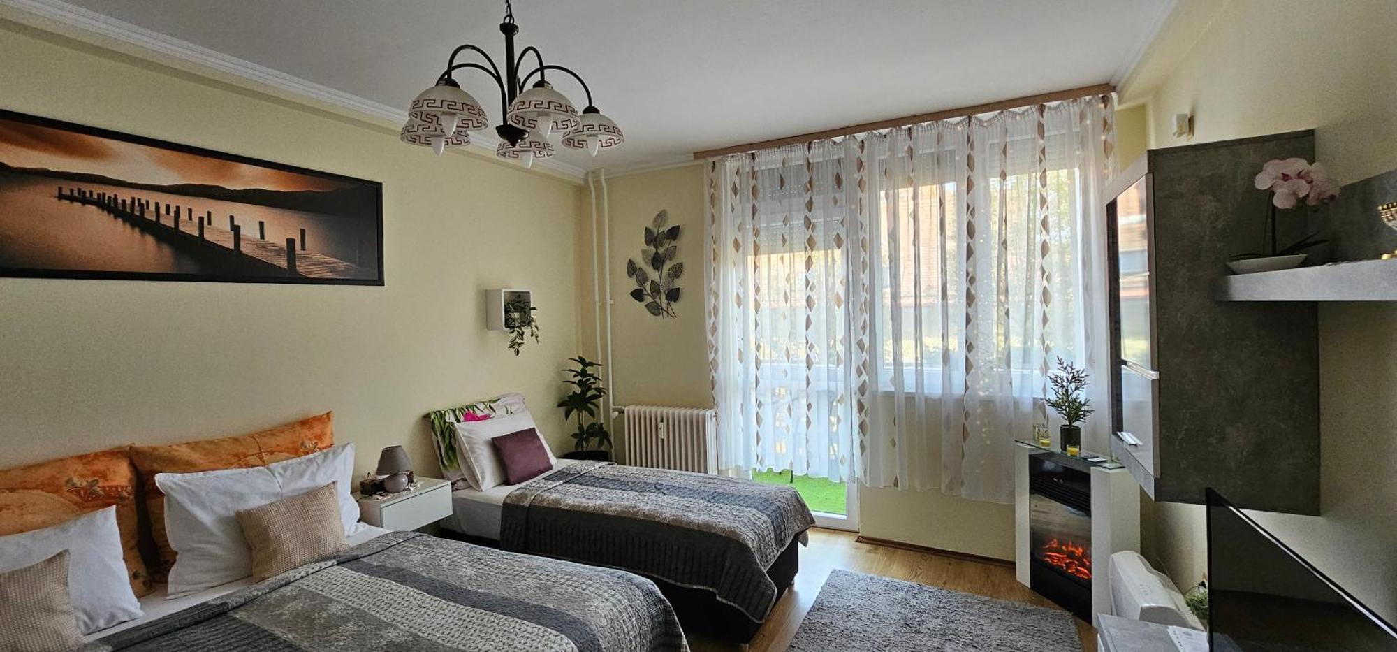 Anna Gyoengye Apartman Debrecen Ngoại thất bức ảnh