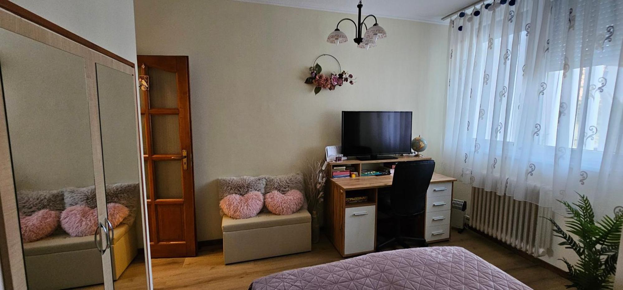 Anna Gyoengye Apartman Debrecen Ngoại thất bức ảnh