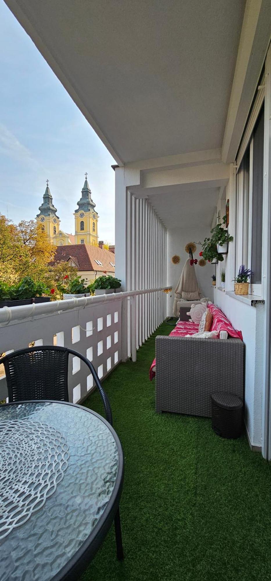 Anna Gyoengye Apartman Debrecen Ngoại thất bức ảnh
